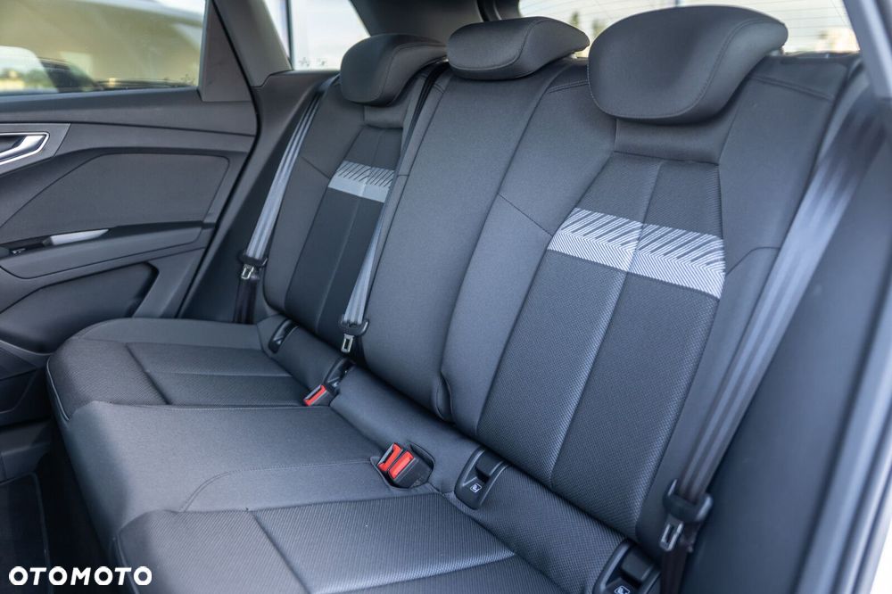 Audi Q4 e-tron - 15