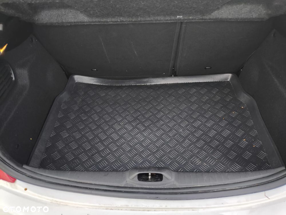 Peugeot 208 PureTech 82 Active - 21
