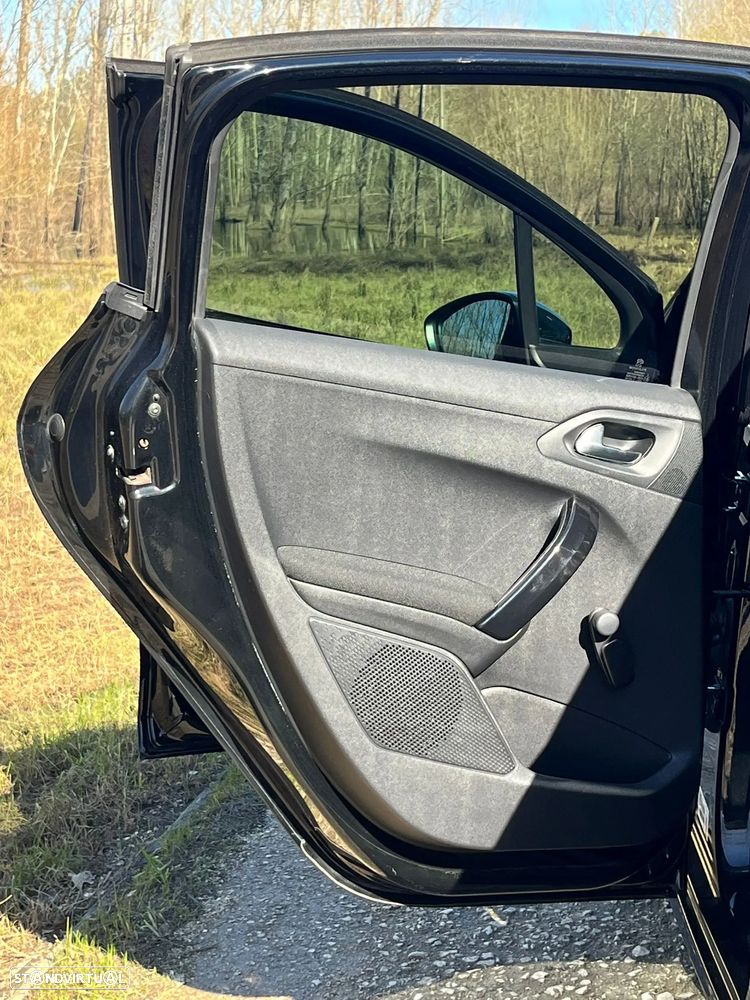 Peugeot 208 1.2 PureTech Active - 30