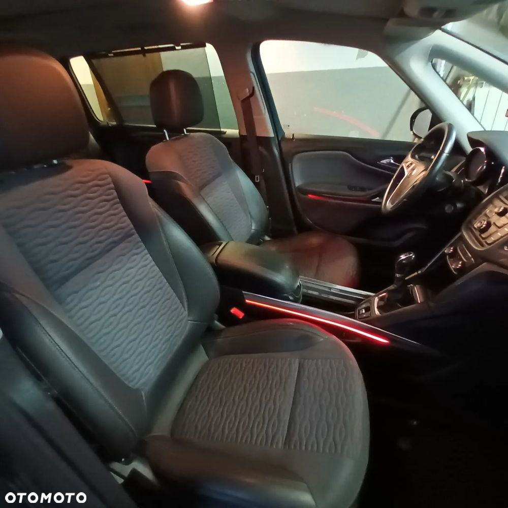 Opel Zafira - 11