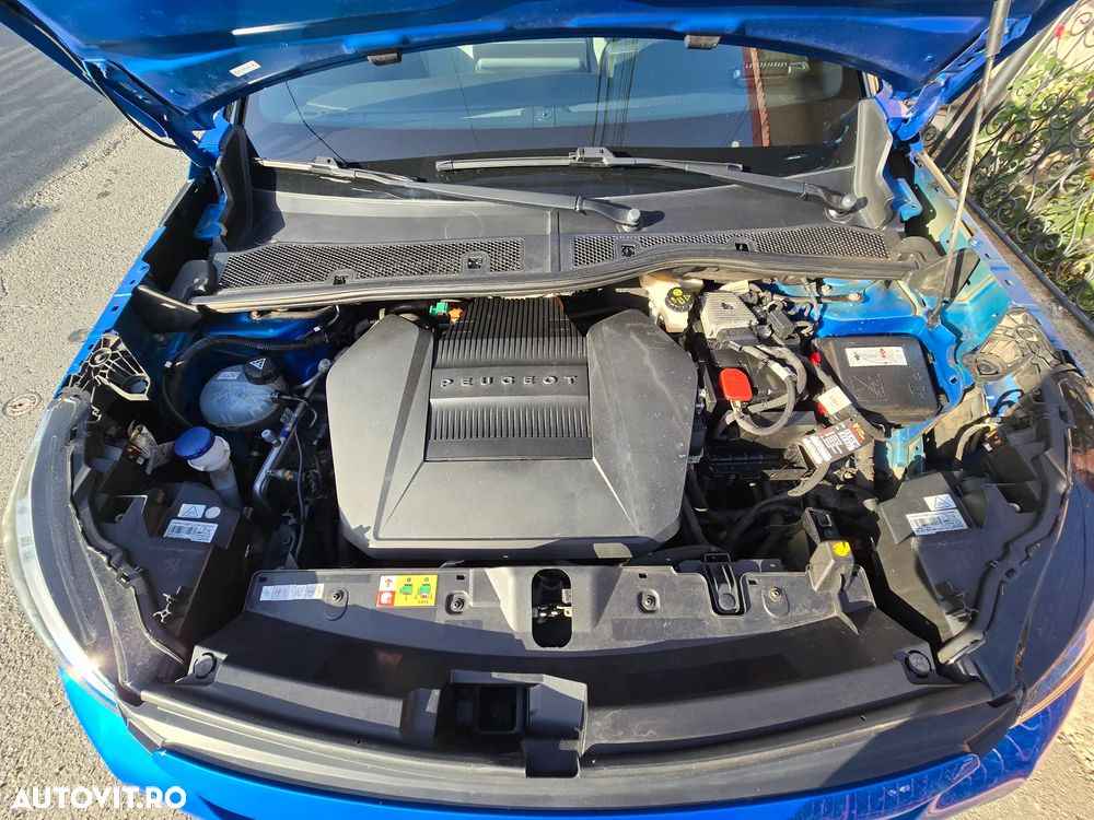 Peugeot 2008 e-2008 GT - 5