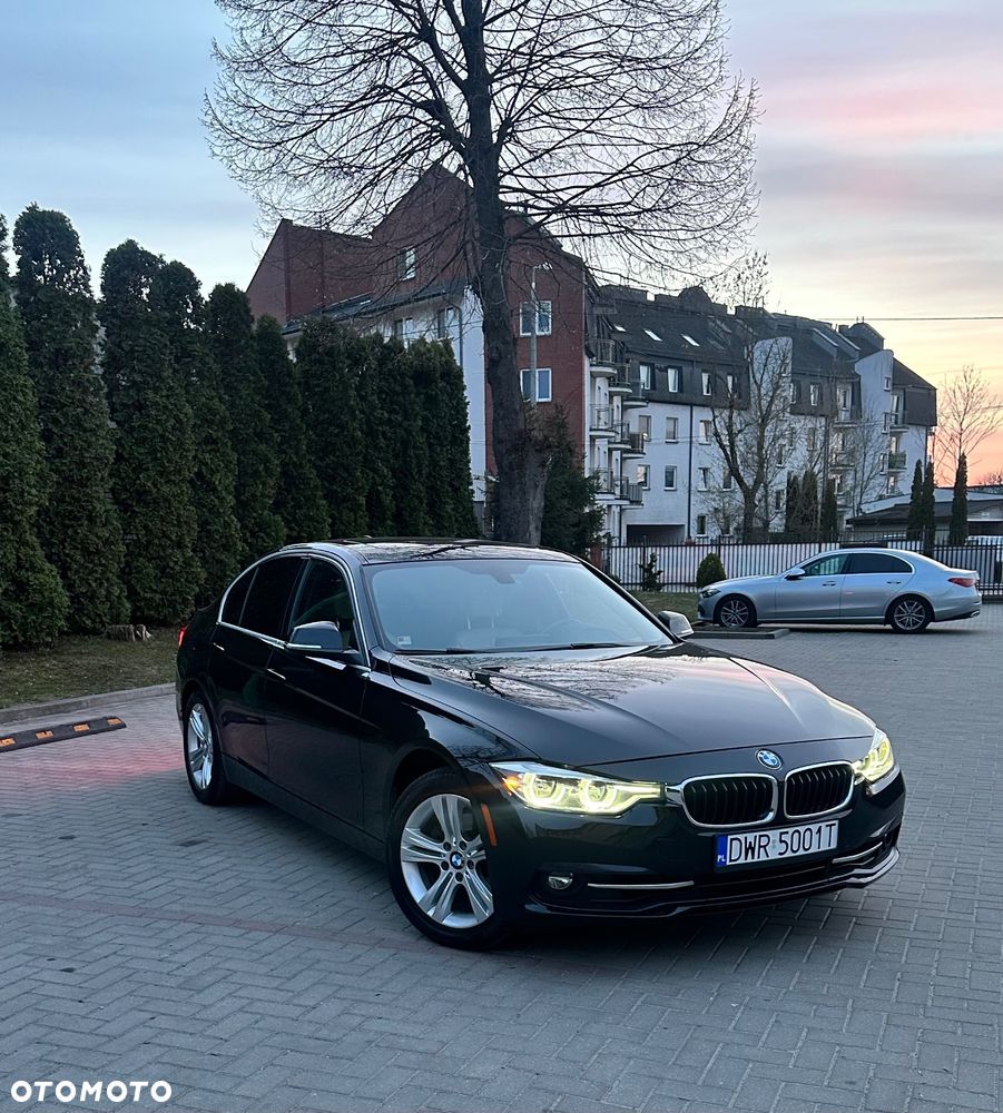 BMW Seria 3 330i Luxury Line sport - 2