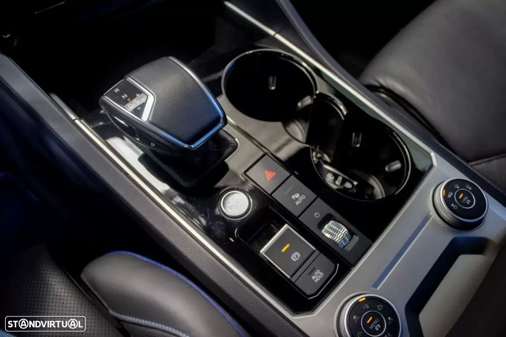 VW Touareg 3.0 TSI e-Hybrid R - 21