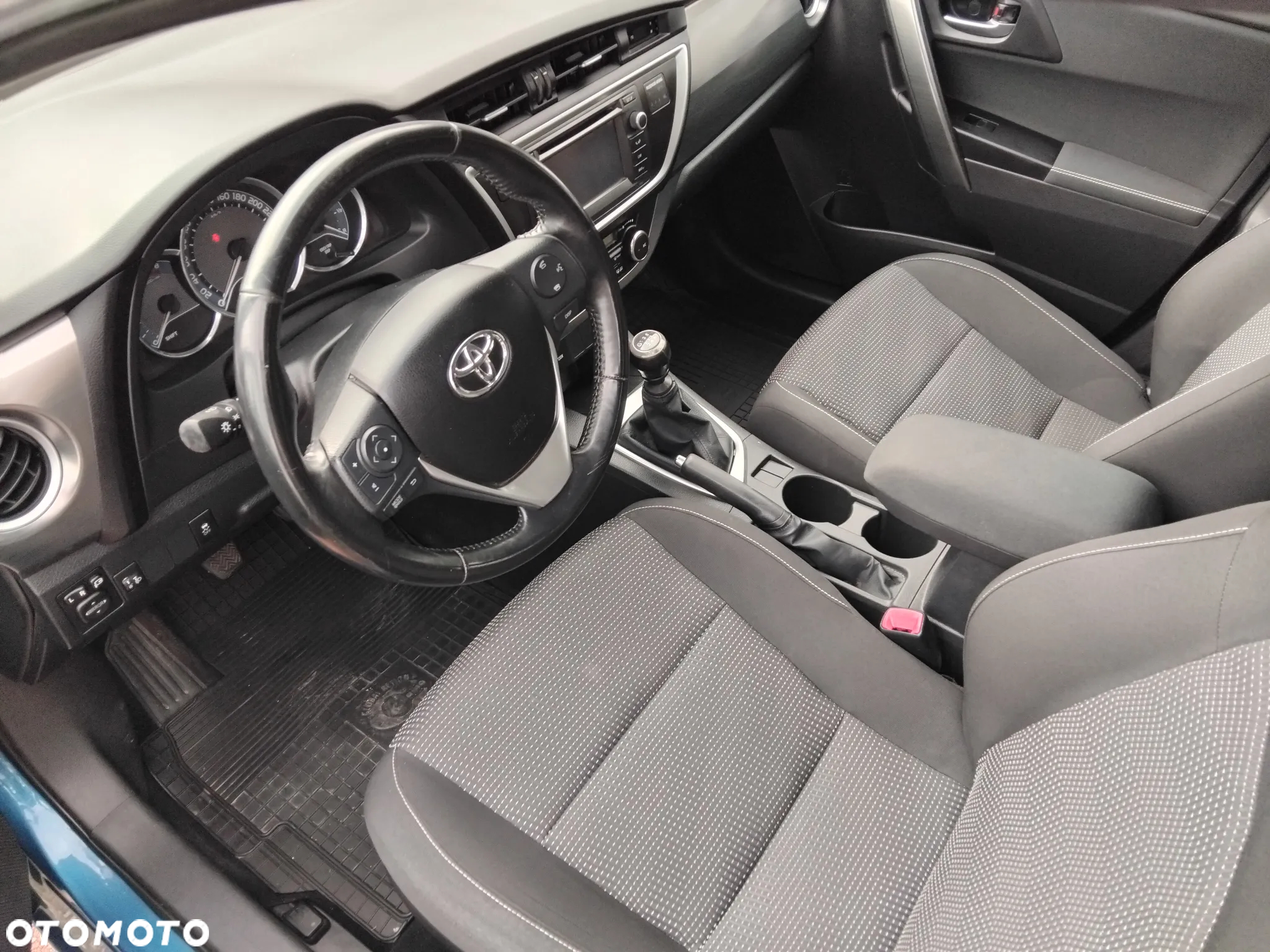 Toyota Auris 1.33 Dual-VVT-i Comfort - 17