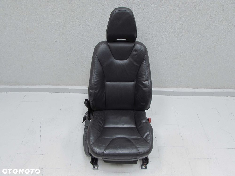 VOLVO XC60 08-17 FOTEL SIEDZENIE SKORA PRZOD PRAWY PODGRZEWANY PAMIEC - 2