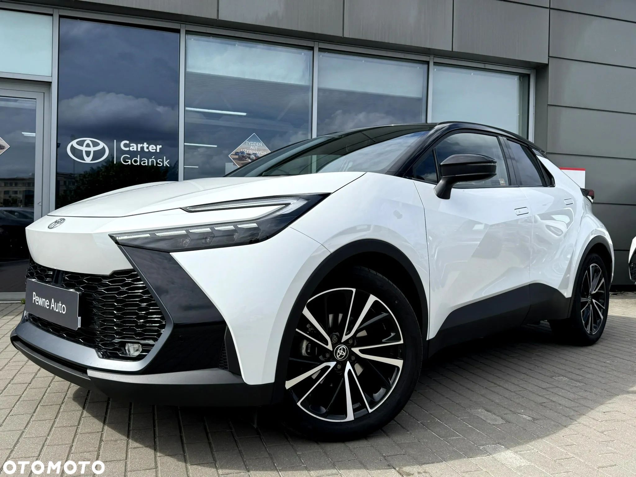 Toyota C-HR 2.0 Hybrid Dynamic Force Executive - 1
