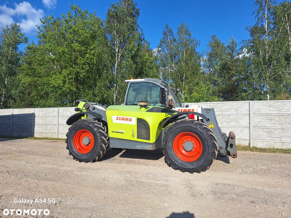 Claas SCORPION 7030 - 7