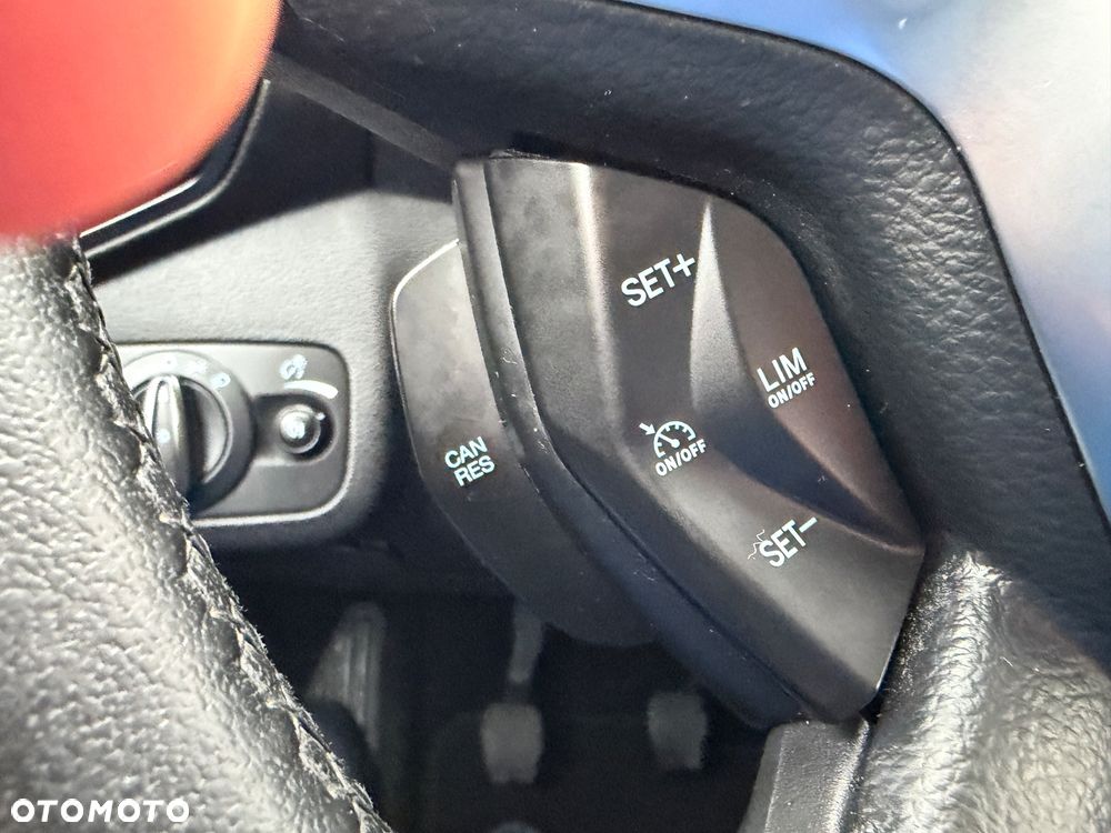 Ford Kuga 1.5 EcoBoost 2x4 Titanium - 37