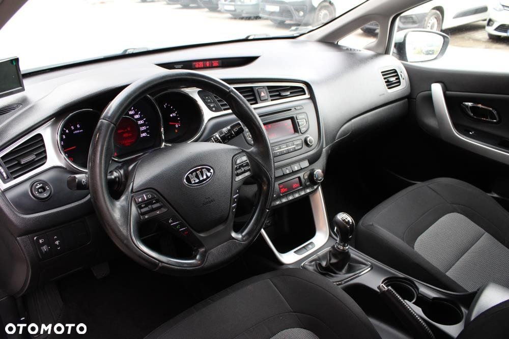 Kia Ceed - 24