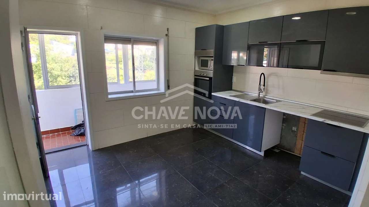 Apartamento T3 com 3 frentes, varandas, garagem e elevador - Fânzeres - Grande imagem: 2/21