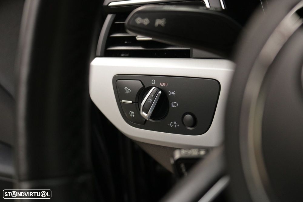 Audi A4 Avant 30 TDI S tronic - 34