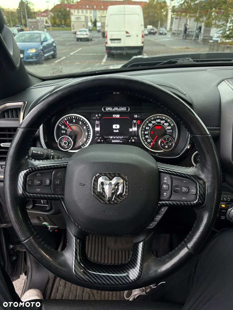 Dodge RAM 5.7 4x4 - 12