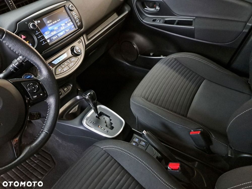 Toyota Yaris Hybrid 100 Premium EU6 - 32
