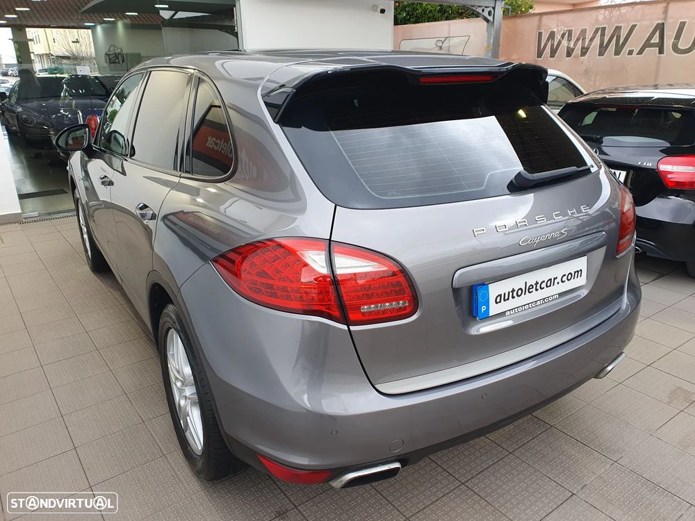 Porsche Cayenne S - 6