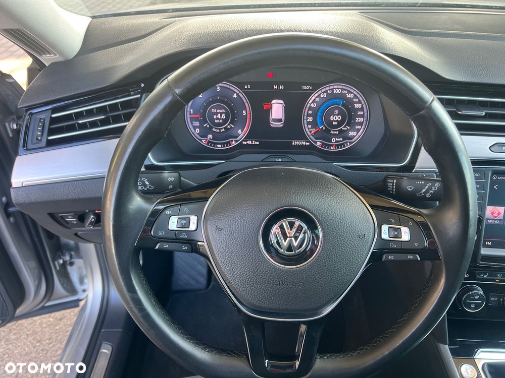 Volkswagen Passat 2.0 TDI (BlueMotion Technology) Highline - 27