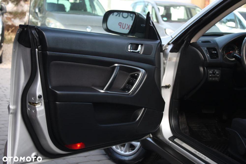 Subaru Legacy 2.5i AT - 20