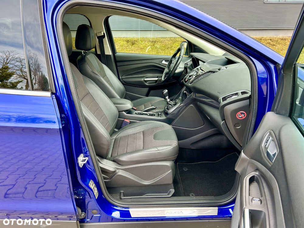 Ford Kuga 2.0 TDCi 2x4 Titanium - 17