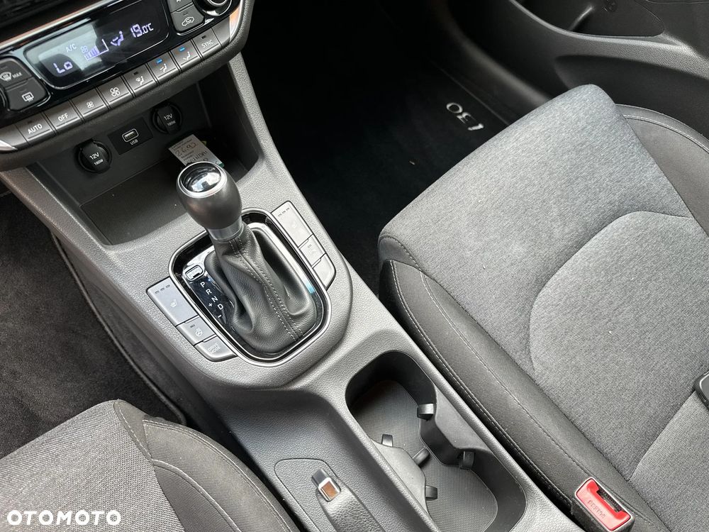 Hyundai i30 1.5 T-GDI 48V Premium DCT - 16
