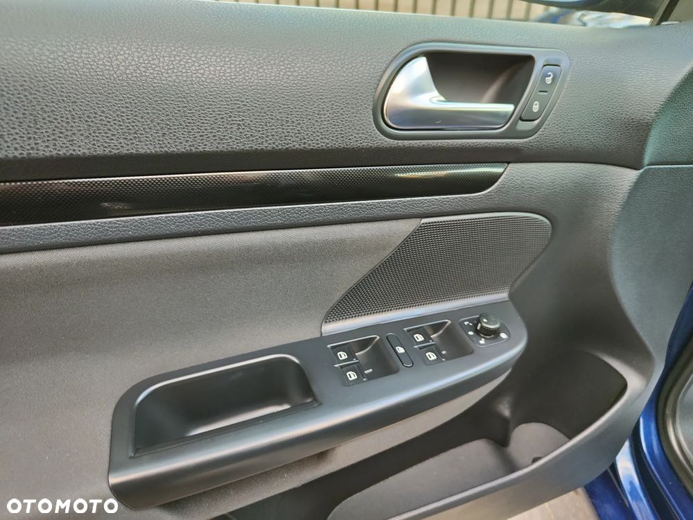 Volkswagen Golf Variant 2.0 TDI DPF Highline - 18