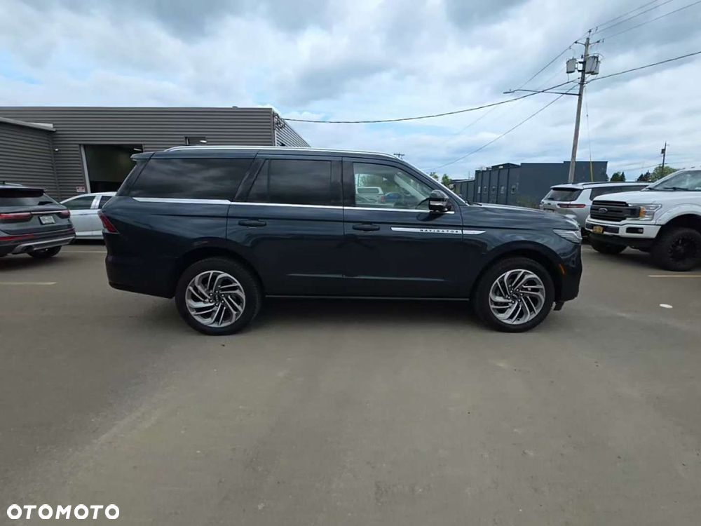 Lincoln Navigator - 5