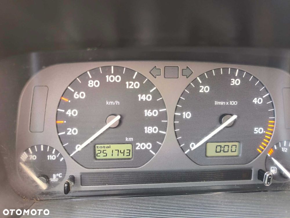 Volkswagen Golf - 4