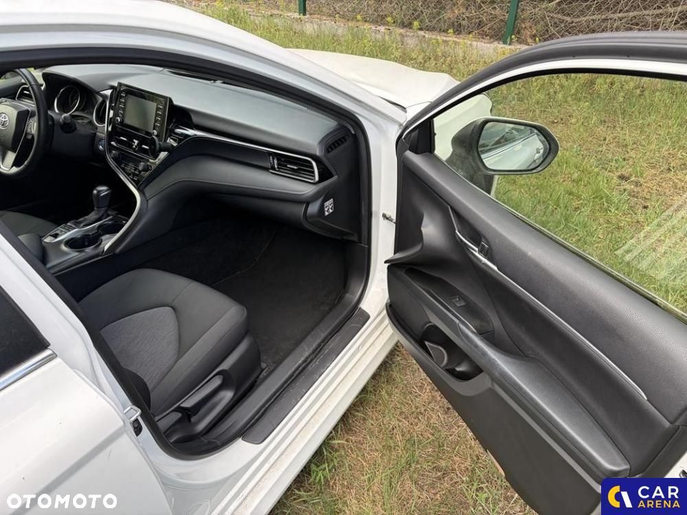 Toyota Camry - 21