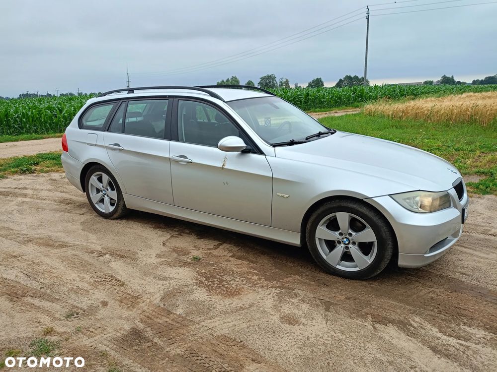 BMW Seria 3 318i - 3