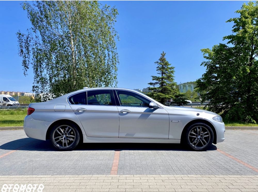 BMW Seria 5 520d xDrive - 7