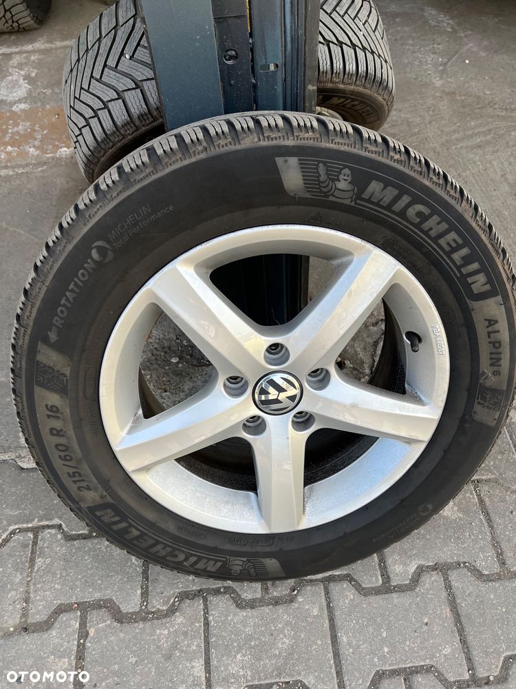 Volkswagen Passat Variant 2.0 TDI SCR DSG (BlueM Tech) Comfortline - 17