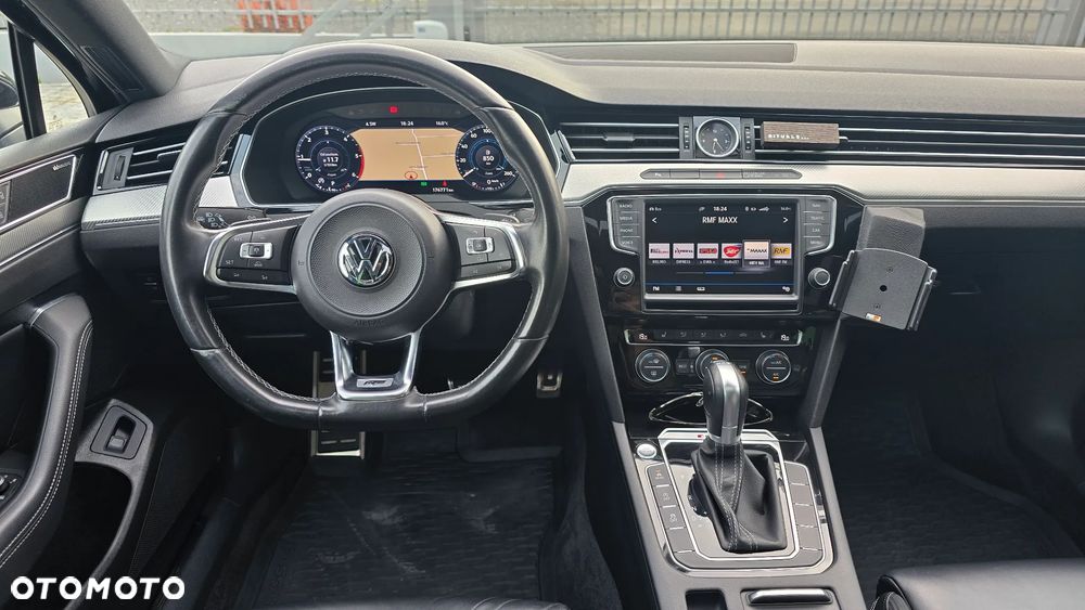 Volkswagen Passat - 8