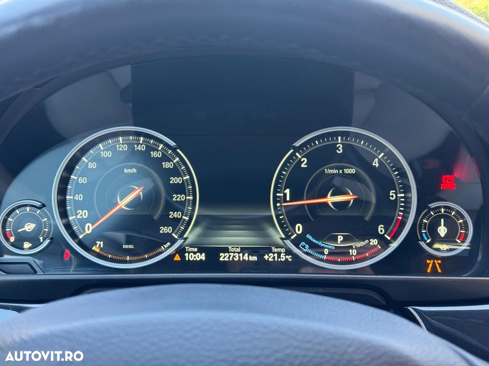 BMW Seria 5 520d Aut. Luxury Line - 25