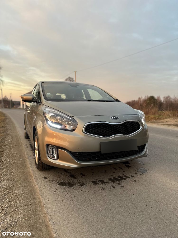 Kia Carens 1.7 CRDi M 7os EU6 - 10
