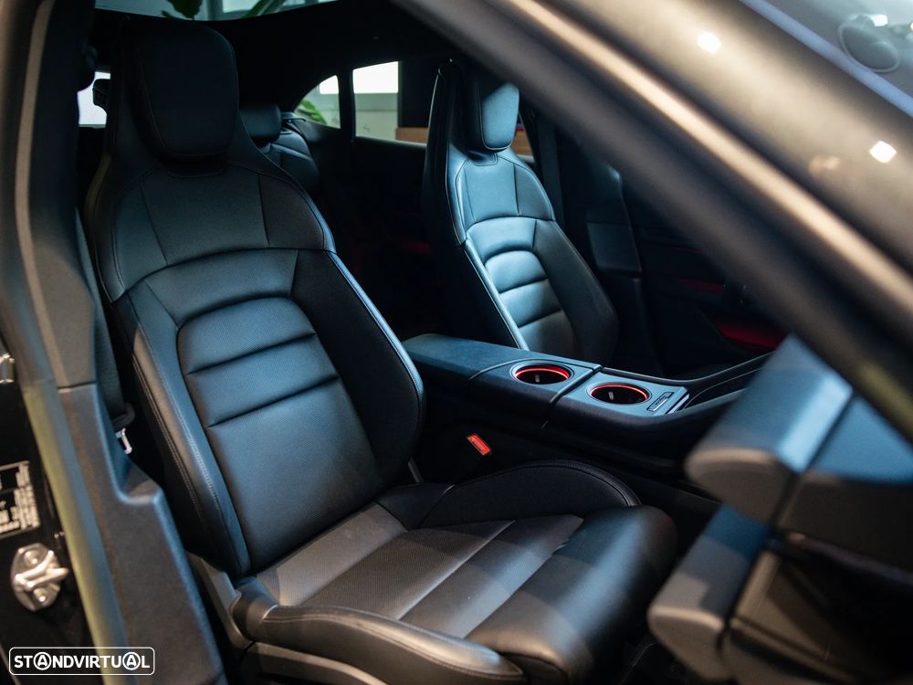 Porsche Taycan Sport Turismo - 45