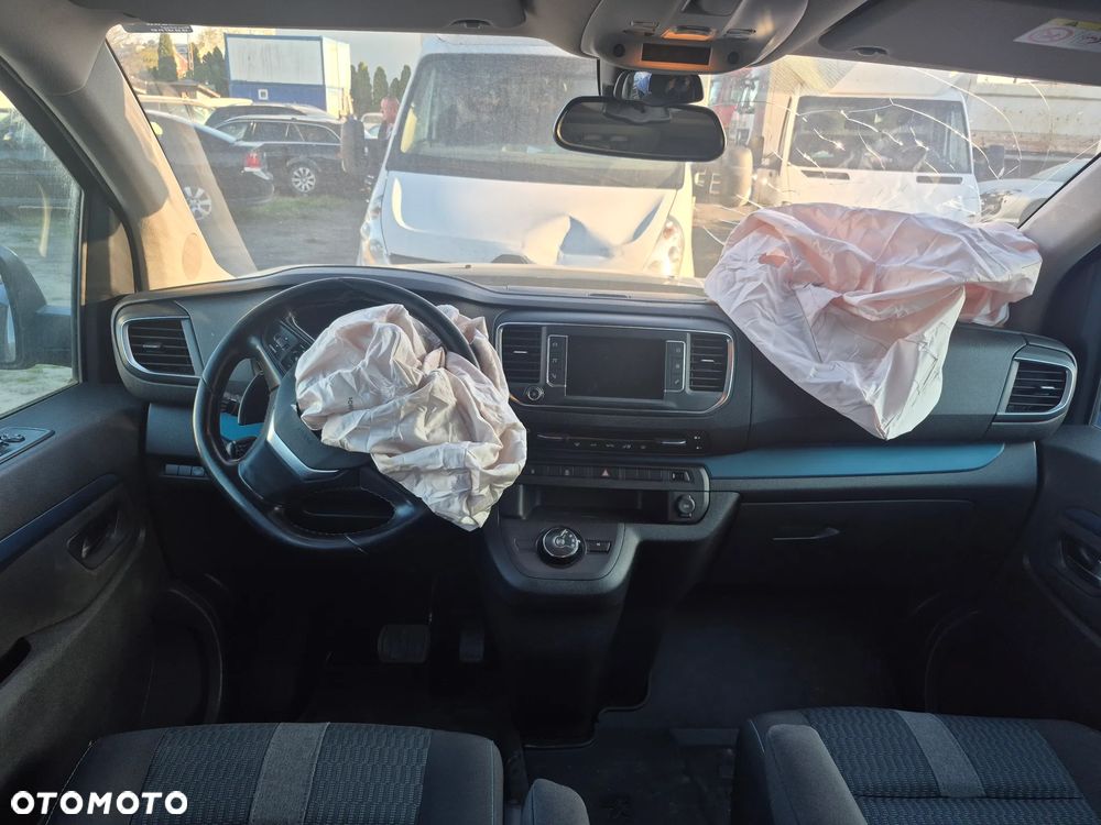 Peugeot Traveller - 8