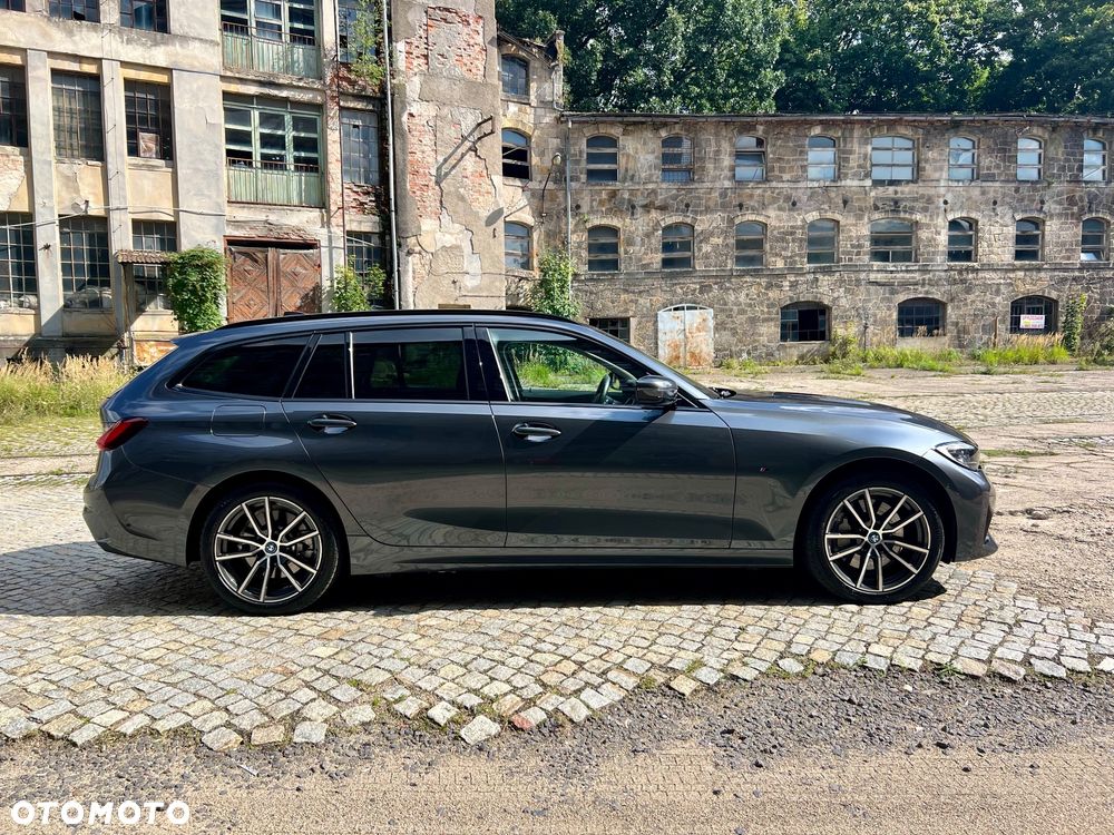BMW Seria 3 330e PHEV xDrive - 3
