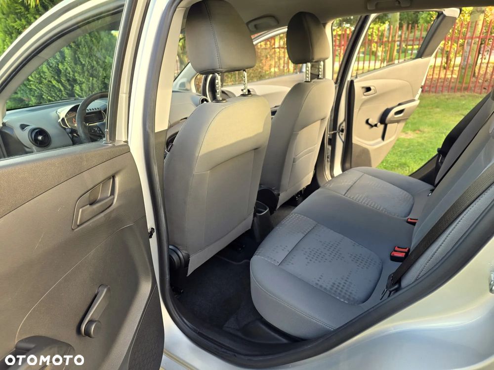Chevrolet Aveo 1.2 LS - 19