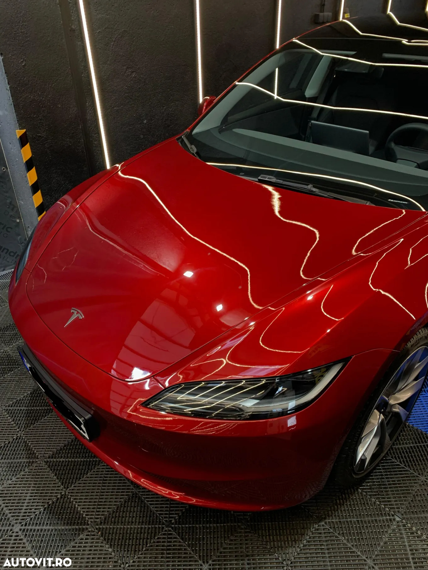 Tesla Model 3 - 24