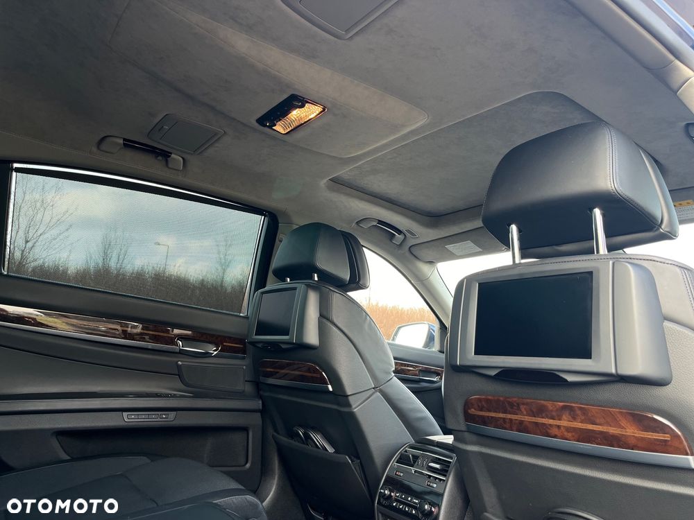 BMW Seria 7 760Li - 28