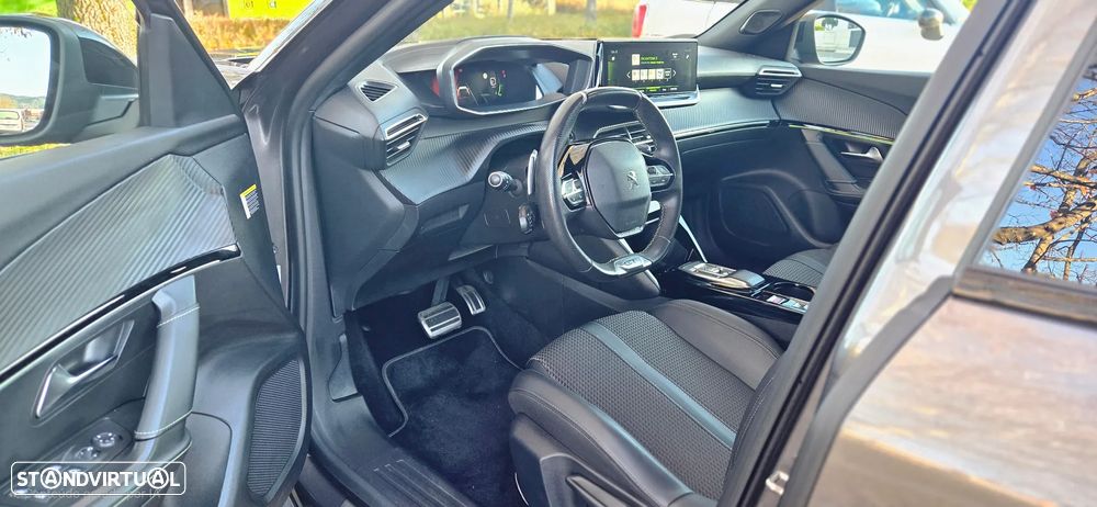 Peugeot 2008 1.2 PureTech GT Pack EAT8 - 6