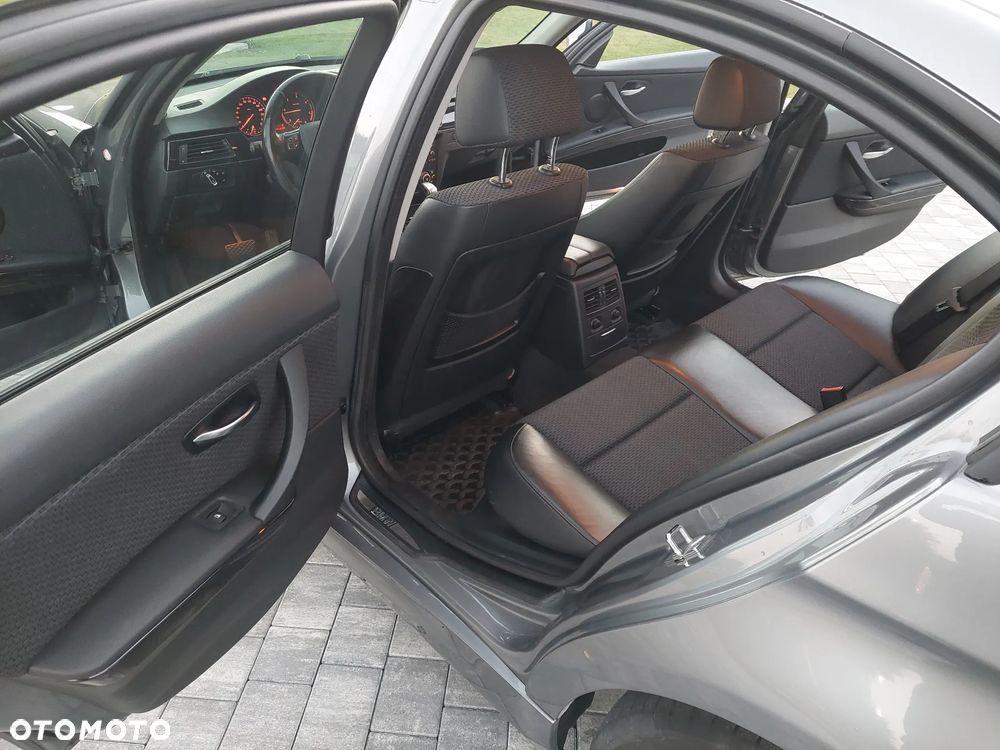 BMW Seria 3 320d xDrive DPF - 20