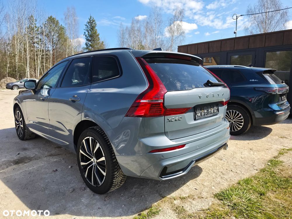 Volvo XC 60 B4 D AWD Plus Dark - 1