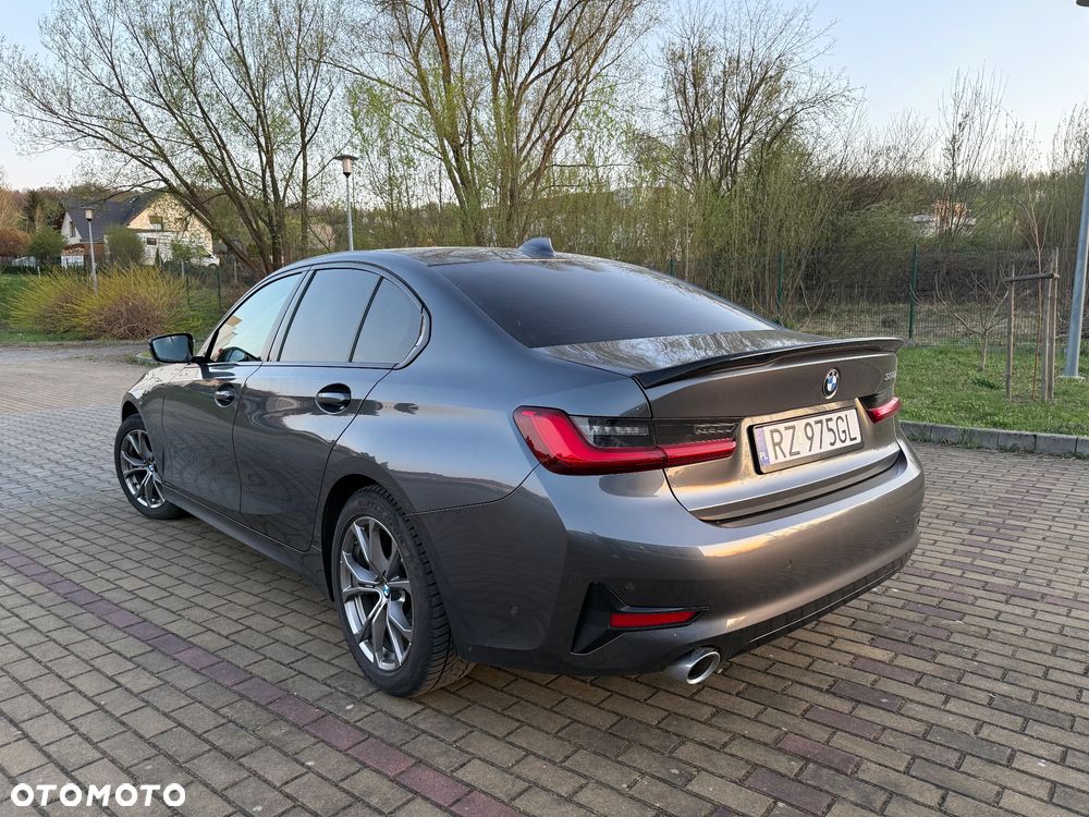 BMW Seria 3 330i - 8