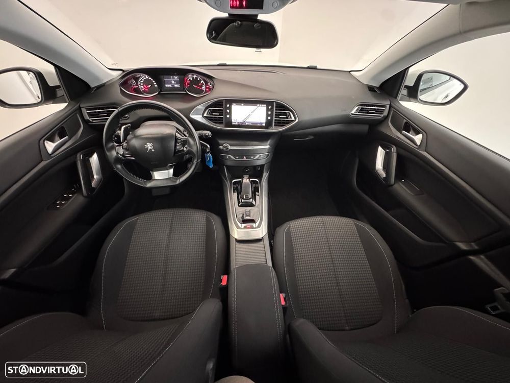 Peugeot 308 1.2 PureTech Allure EAT8 - 6