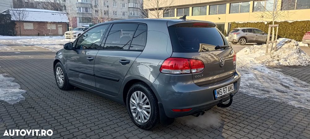 Volkswagen Golf 2.0 TDI DPF Trendline - 6