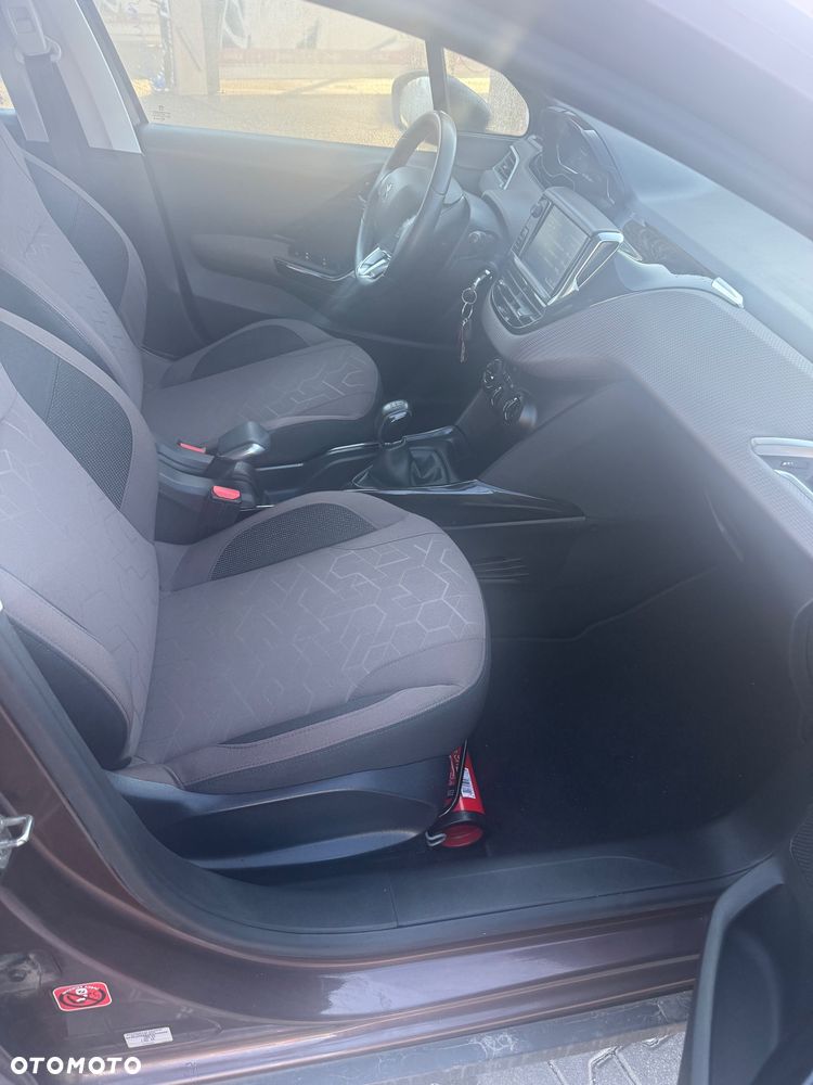 Peugeot 2008 1.2 Pure Tech Style - 9