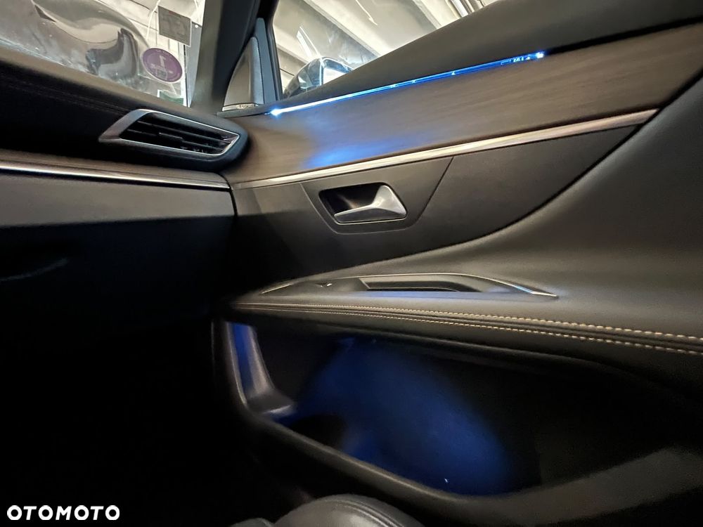 Peugeot 3008 1.6 PureTech HYbrid4 GT Line S&S EAT8 - 33