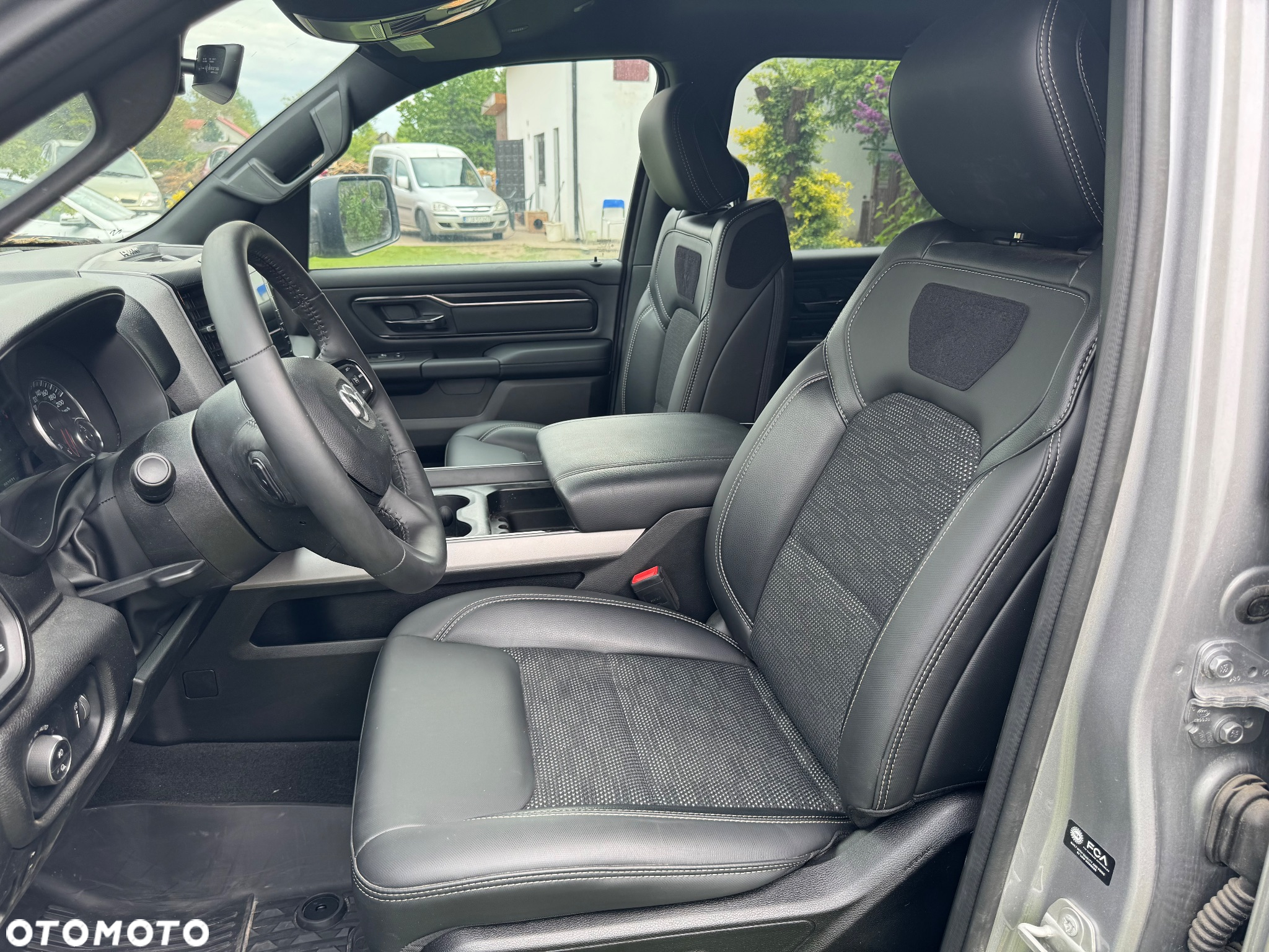 Dodge RAM 1500 5.7 4x4 - 30