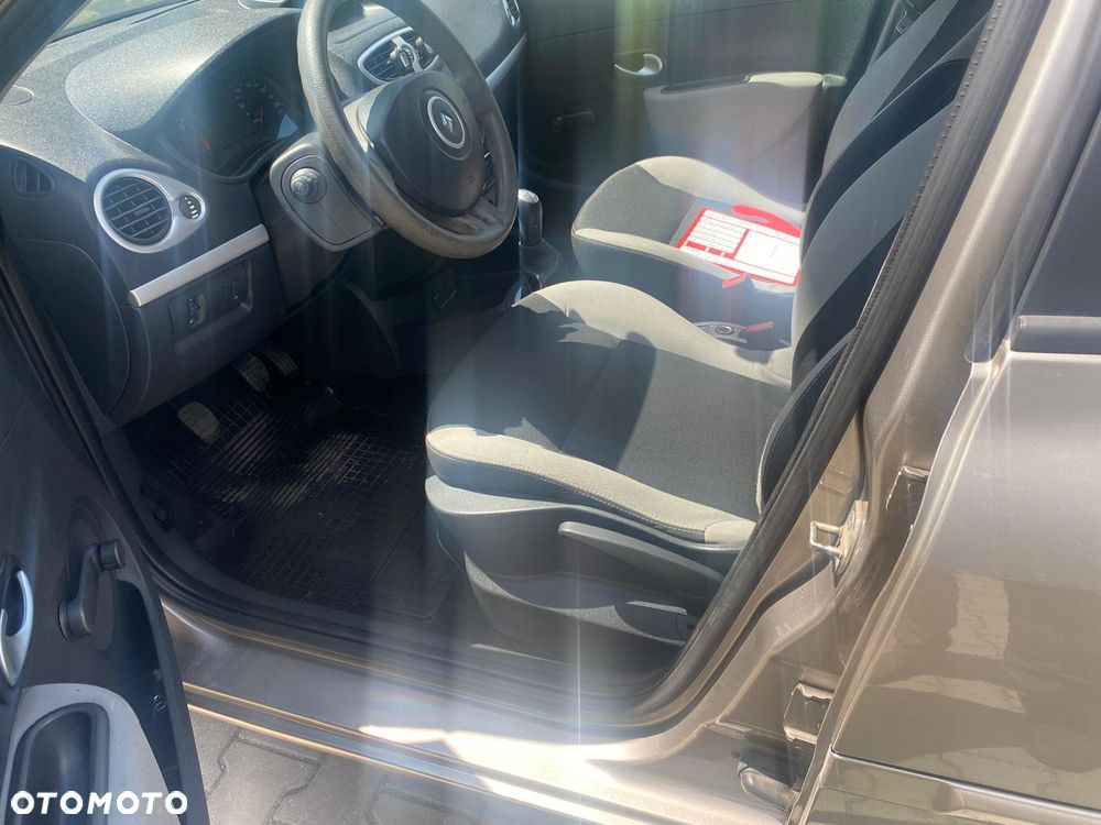 Renault Clio 1.2 16V Wind - 10
