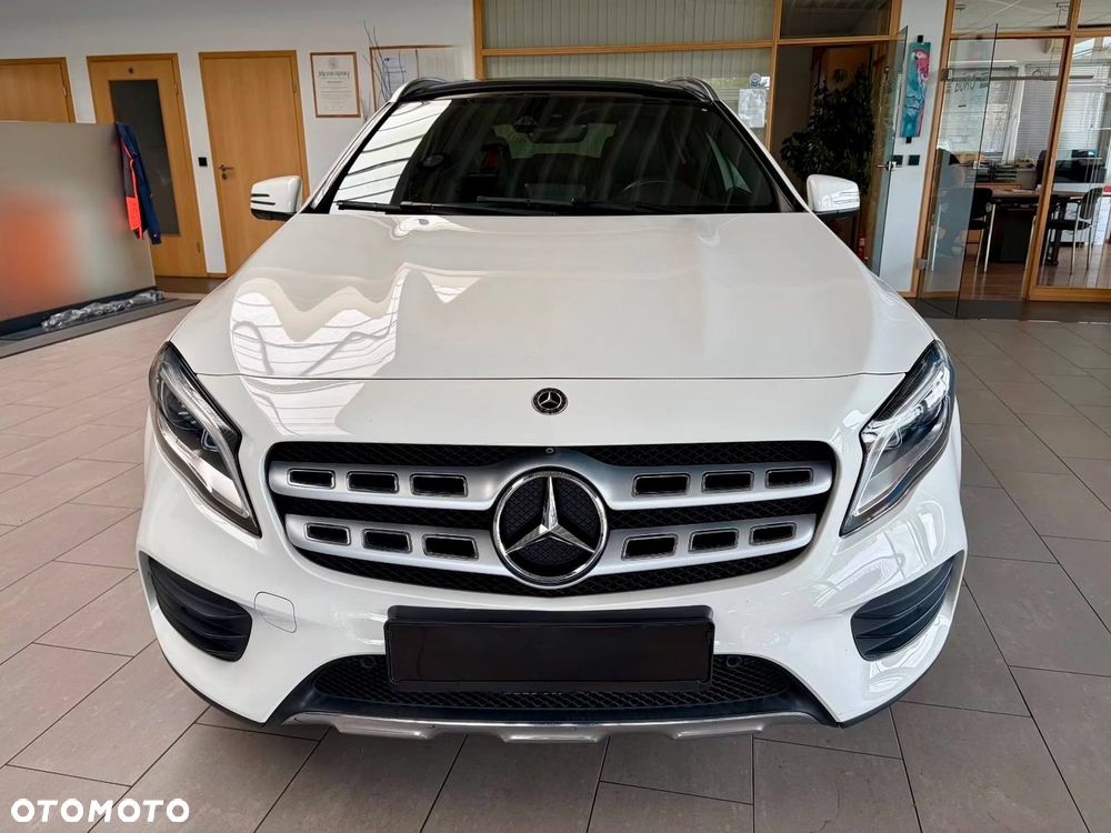 Mercedes-Benz GLA 220 4Matic 7G-DCT AMG Line - 3