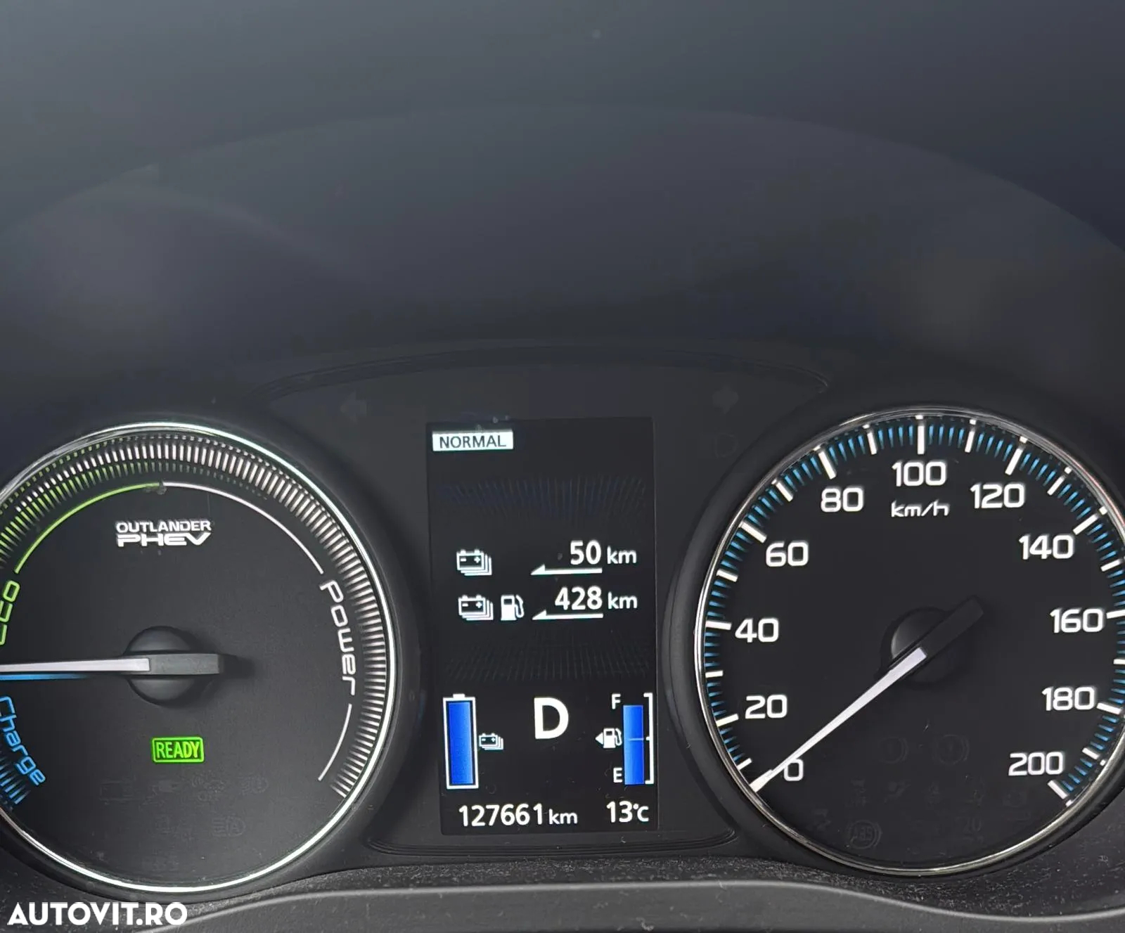 Mitsubishi Outlander - 12